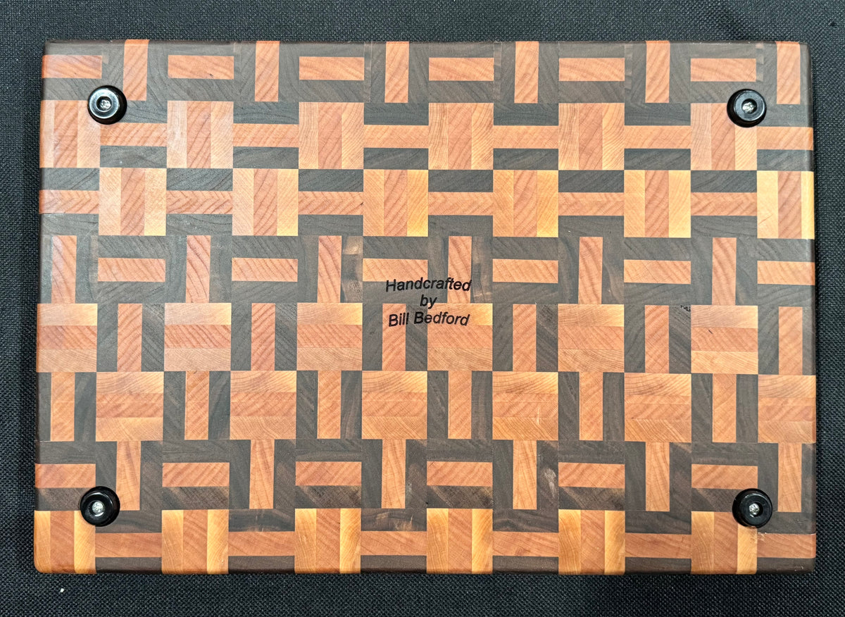 L1048 - Mixed Weave Cutting Board