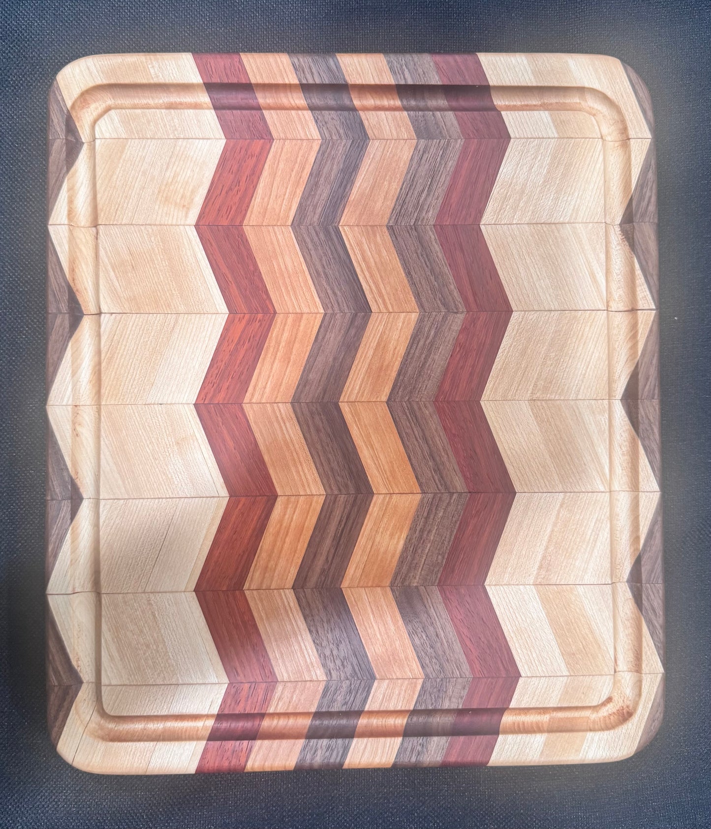 M1027 - Stylish Wave