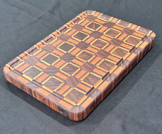 L1037 - Timber Weave Cutting Board