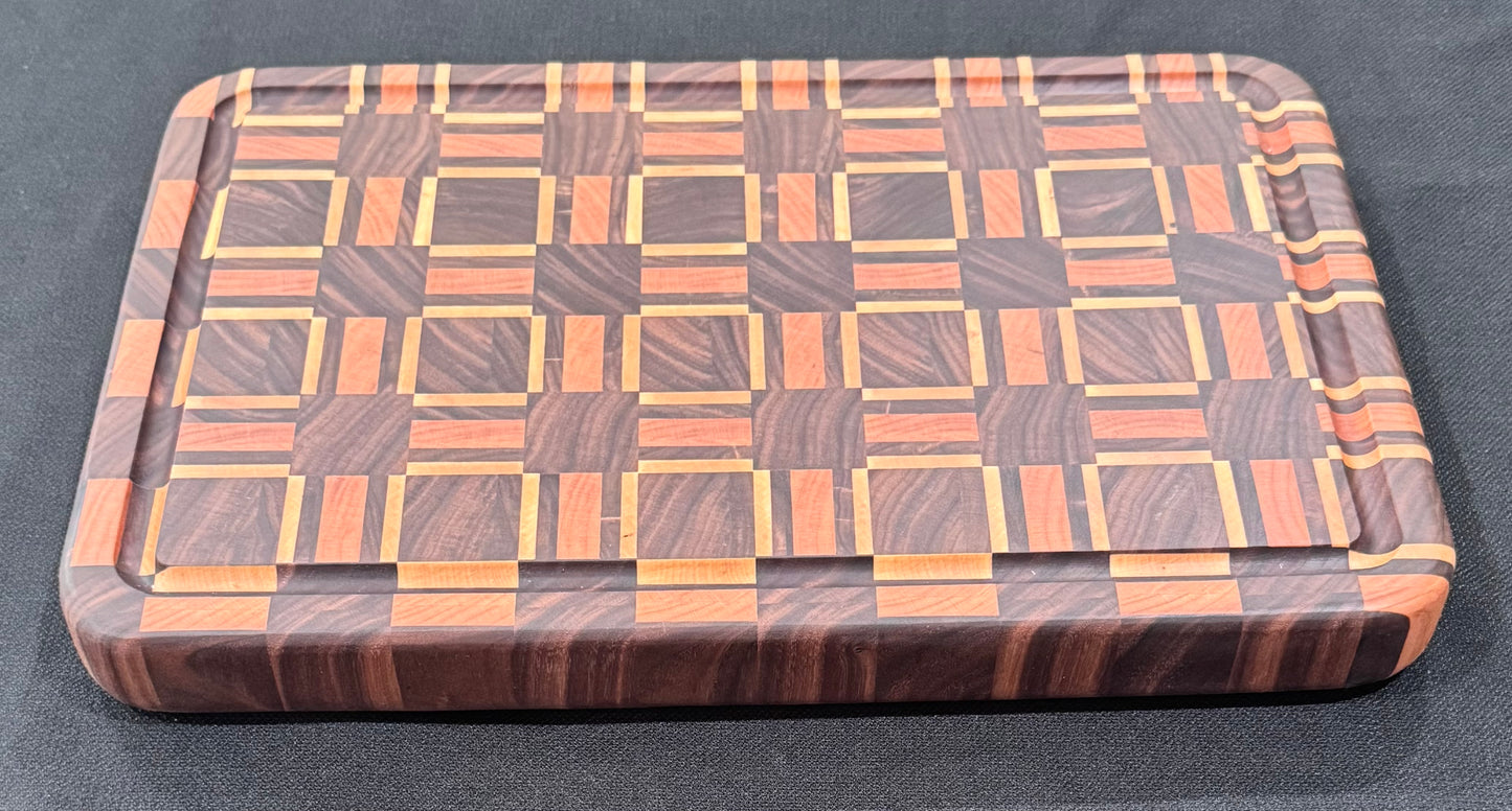 L1037 - Timber Weave Cutting Board