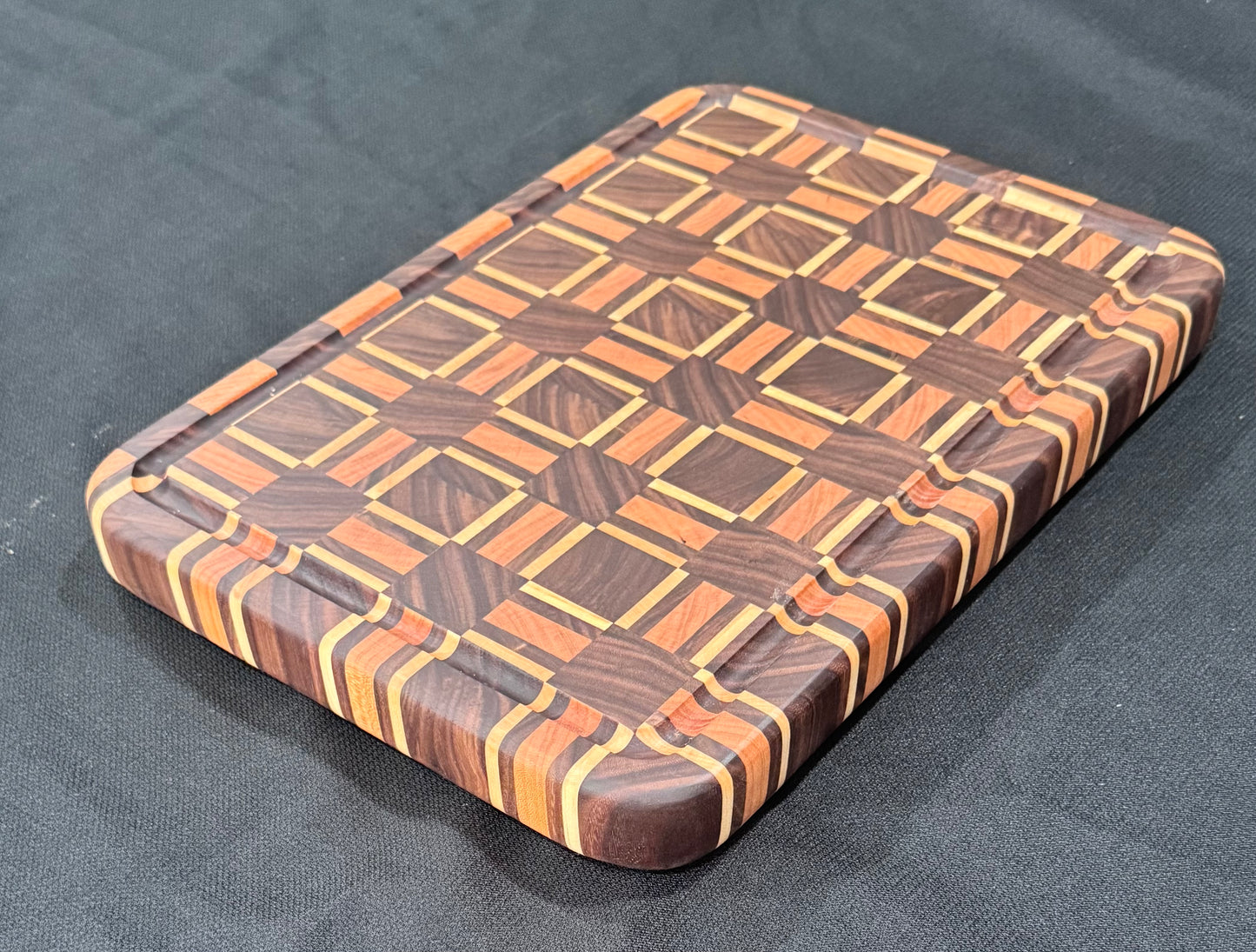 L1038 - Timber Weave Cutting Board