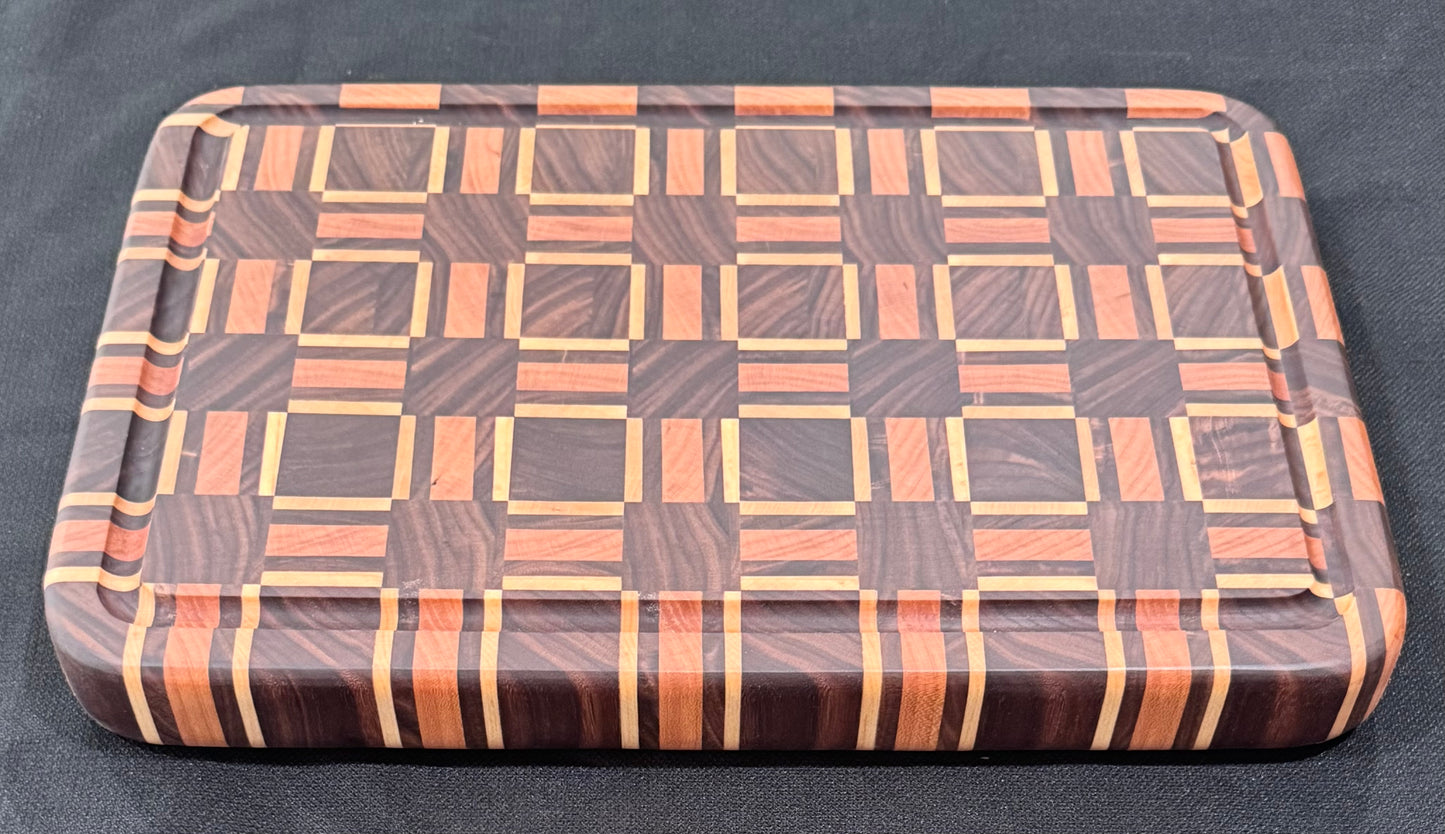 L1038 - Timber Weave Cutting Board
