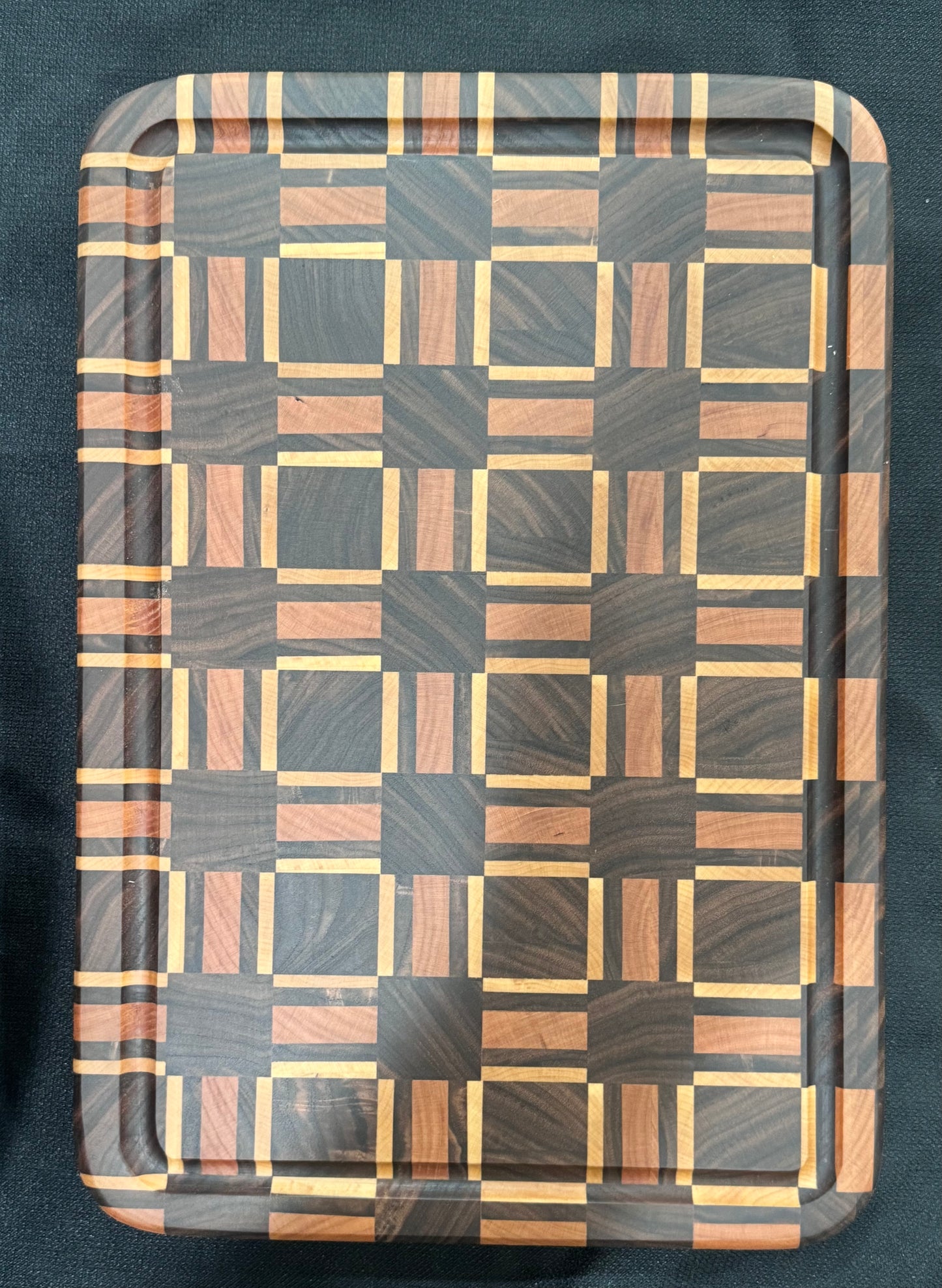 L1038 - Timber Weave Cutting Board