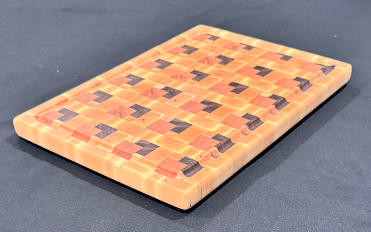 L1039 - 3D Floating Block Cutting Board