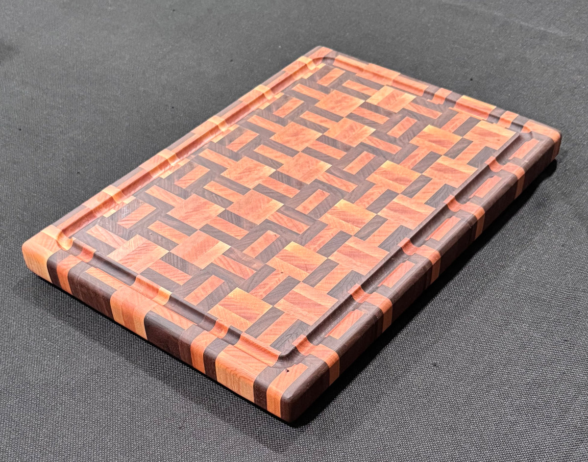 L1048 - Mixed Weave Cutting Board