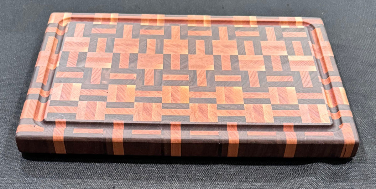 L1048 - Mixed Weave Cutting Board